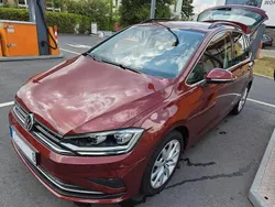 Rot Gebraucht 2020 VW Golf Sportsvan Highline Van / Kleinbus | 20.950 € (Fairer Preis)