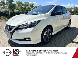 Pearl white/black m Gebraucht 2019 Nissan Leaf N-Connecta Kleinwagen | 12.990 € (Fairer Preis)