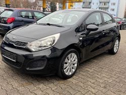 Schwarz Gebraucht 2013 Kia Rio Edition 7 Limousine | 5.790 € (Fairer Preis)