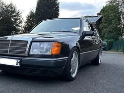 Schwarz Gebraucht 1992 Mercedes 300 Sportline Kombi | 12.500 €
