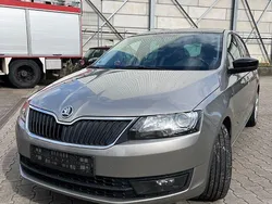 Grau Gebraucht 2014 Skoda Rapid Style Limousine | 5.900 € (Guter Preis)