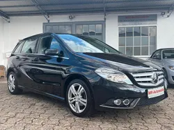 Schwarz Gebraucht 2012 Mercedes B180 Van / Kleinbus | 8.490 € (Fairer Preis)