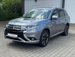 Grau Gebraucht 2017 Mitsubishi Outlander P-HEV Plus SUV | 16.790 € (Etwas zu teuer)
