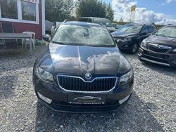 Schwarz Gebraucht 2014 Skoda Octavia Ambition Kombi | 5.900 € (Superpreis)