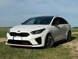 Weiß Gebraucht 2019 Kia ProCeed GT Kleinwagen | 20.000 € (Fairer Preis)