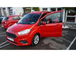 Race red Gebraucht 2018 Ford Tourneo Courier Titanium Van / Kleinbus | 11.980 € (Fairer Preis)