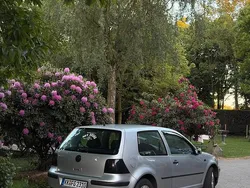 Silber Gebraucht 2002 VW Golf IV Kleinwagen | 1.350 € (Guter Preis)