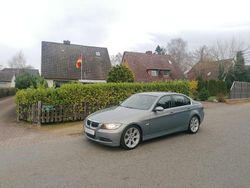 Blau Gebraucht 2005 BMW 330 Performance Limousine | 9.490 € (Fairer Preis)