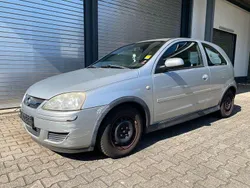 Silber Gebraucht 2005 Opel Corsa Edition Kleinwagen | 1.590 € (Fairer Preis)