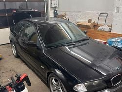 Schwarz Gebraucht 2001 BMW 320 Limousine | 799 € (Superpreis)
