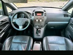 Grün Gebraucht 2007 Opel Zafira Van / Kleinbus | 1.800 € (Guter Preis)