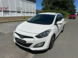 Weiß Gebraucht 2013 Hyundai i30 Classic Kombi | 3.790 € (Guter Preis)