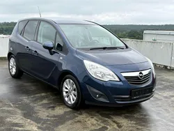 Blau Gebraucht 2011 Opel Meriva Edition Van / Kleinbus | 3.990 € (Fairer Preis)