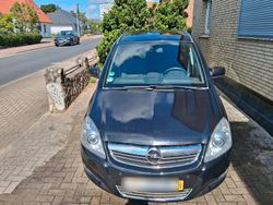 Schwarz Gebraucht 2013 Opel Zafira Family Van / Kleinbus | 5.555 € (Guter Preis)