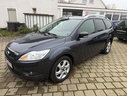 Grau Gebraucht 2010 Ford Focus Viva Kombi | 3.490 € (Fairer Preis)