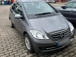 Grau Gebraucht 2009 Mercedes A180 Kleinwagen | 4.400 €