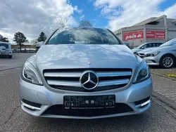 Grau Gebraucht 2013 Mercedes B200 Van / Kleinbus | 13.990 € (Fairer Preis)