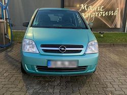 Grün Gebraucht 2003 Opel Meriva Van / Kleinbus | 2.300 € (Etwas zu teuer)