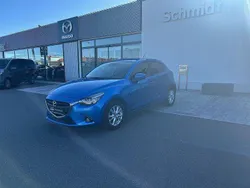 Blau Gebraucht 2016 Mazda 2 Limousine | 9.995 € (Guter Preis)