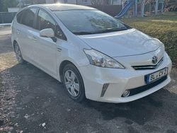 Weiß Gebraucht 2012 Toyota Prius+ Life Van / Kleinbus | 13.990 € (Etwas zu teuer)