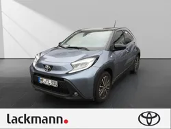 1k3)/ black mica (209) (grau Gebraucht 2024 Toyota Aygo Comfort Kleinwagen | 17.989 € (Etwas zu teuer)