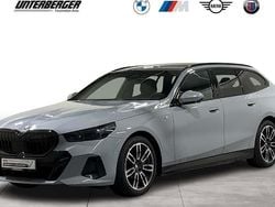 Grau Gebraucht 2024 BMW 540 Comfort Edition Kombi | 67.890 €