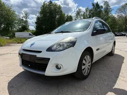 Weiß Gebraucht 2010 Renault Clio II Night&Day Limousine | 2.499 € (Etwas zu teuer)
