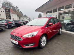 Rot Gebraucht 2015 Ford Focus Titanium Limousine | 9.900 € (Fairer Preis)