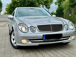 Silber Gebraucht 2004 Mercedes E240 Limousine | 7.000 € (Teuer)