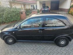 Schwarz Gebraucht 2004 Opel Corsa Kleinwagen | 1.350 € (Fairer Preis)