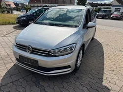 Silber Gebraucht 2016 VW Touran Comfortline Van / Kleinbus | 15.799 € (Fairer Preis)