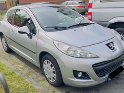 Silber Gebraucht 2010 Peugeot 207 Kleinwagen | 2.100 € (Etwas zu teuer)