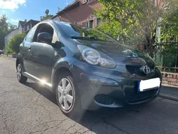 Grau Gebraucht 2011 Toyota Aygo Edition Kleinwagen | 3.790 € (Fairer Preis)