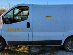 Weiß Gebraucht 2011 Opel Vivaro Van / Kleinbus | 2.790 €