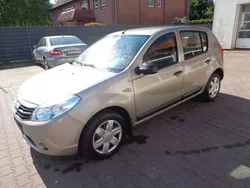 Gold Gebraucht 2009 Dacia Sandero Kleinwagen | 2.200 € (Fairer Preis)
