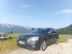 Grau Gebraucht 2005 Toyota Avensis Executive Kombi | 1.900 € (Fairer Preis)