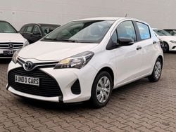Weiß Gebraucht 2015 Toyota Yaris Basis Kleinwagen | 6.999 € (Fairer Preis)