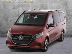 Hyazinthrot metallic Gebraucht 2024 Mercedes V220 Style Van / Kleinbus | 63.890 €