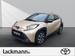 4u9)/ black mica (209) (beige Neu 2025 Toyota Aygo X Team SUV | 16.580 € (Guter Preis)