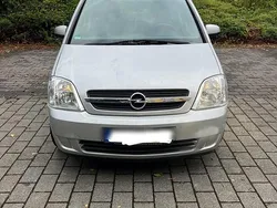 Grau Gebraucht 2005 Opel Meriva Van / Kleinbus | 1.500 € (Fairer Preis)