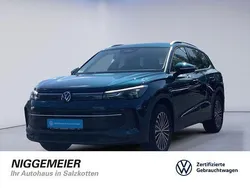 Nightshade blue metallic (metallic) Gebraucht 2024 VW Tiguan Life SUV | 37.490 € (Guter Preis)