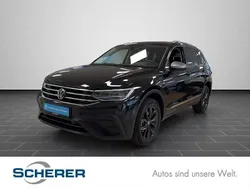 Deep black perleffekt (metallic) Gebraucht 2024 VW Tiguan Allspace Move SUV | 36.600 € (Fairer Preis)