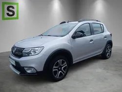 Grau Gebraucht 2019 Dacia Sandero Celebration Kleinwagen | 10.690 € (Teuer)