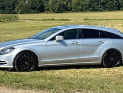 Silber Gebraucht 2013 Mercedes CLS500 Shooting Brake Kombi | 12.700 €