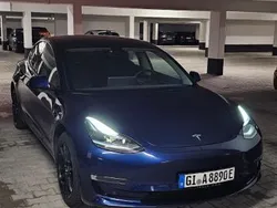 Blau Gebraucht 2022 Tesla Model 3 Limousine | 32.200 € (Etwas zu teuer)