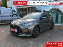 Manganbronze braun Gebraucht 2021 Toyota Yaris Team Kleinwagen | 17.385 € (Fairer Preis)