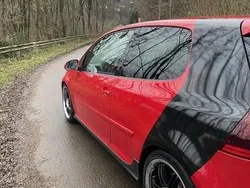 Rot Gebraucht 2005 VW Golf IV GTI Kleinwagen | 3.500 €