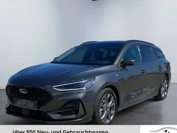 Grau Gebraucht 2024 Ford Focus ST-Line Kombi | 28.046 € (Fairer Preis)