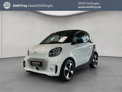 Weiß Gebraucht 2024 Smart ForTwo Electric Drive Passion Exclusive Coupé | 16.590 € (Etwas zu teuer)