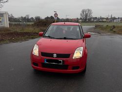 Rot Gebraucht 2005 Suzuki Swift Limousine | 2.000 € (Etwas zu teuer)